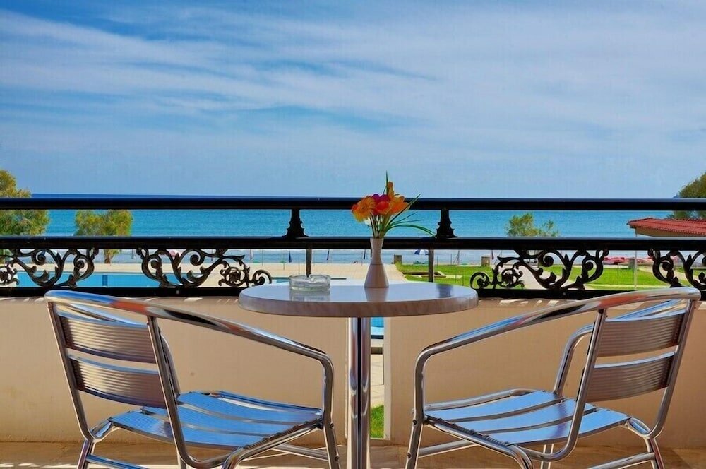 Фото отеля 2