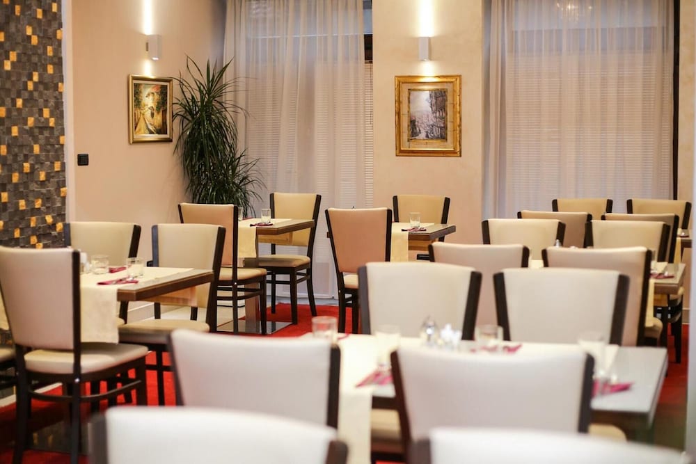 Фото Hotel Old Town