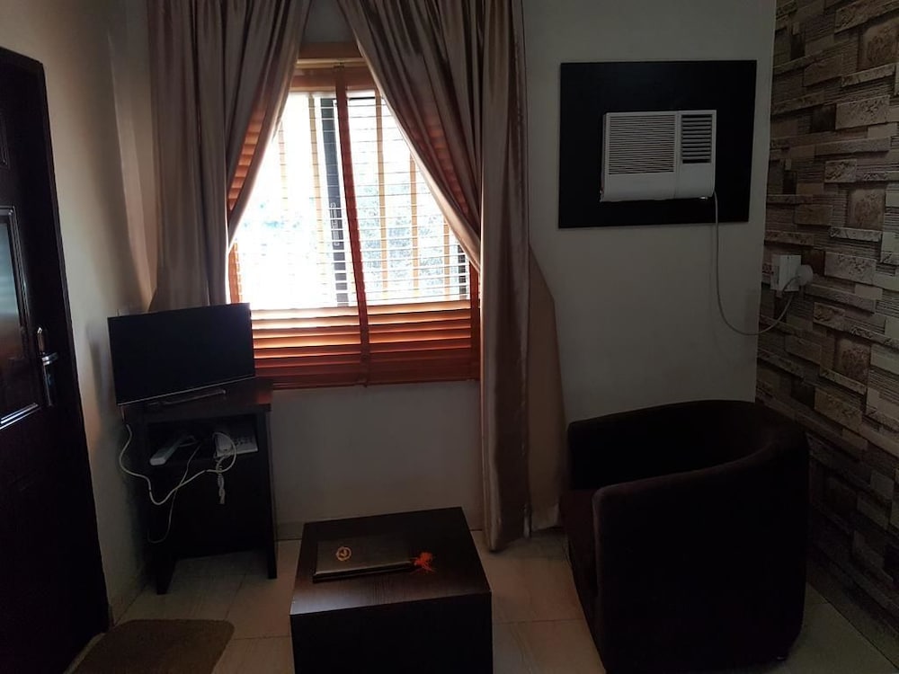 Фото Eddy Vic Hotel