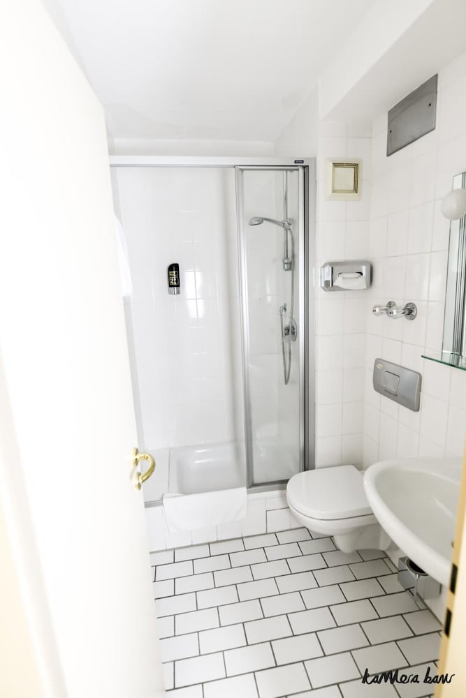 Фото Hotel Blutenburg