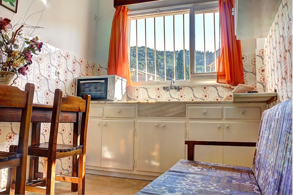 Фото Benitses Arches