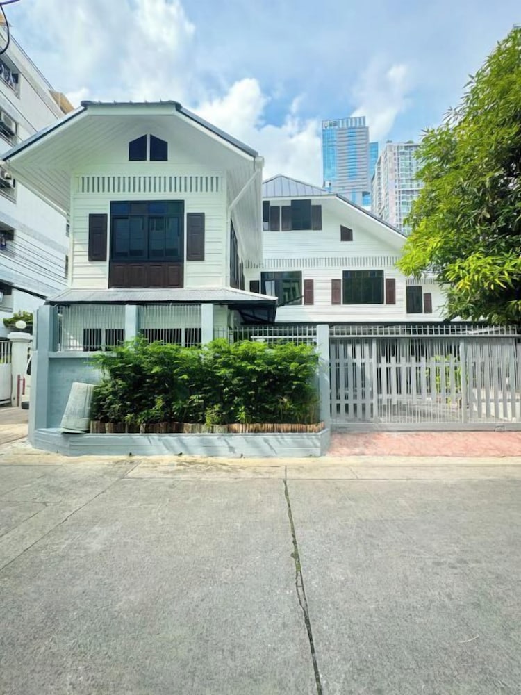 Фото Diff Hostel