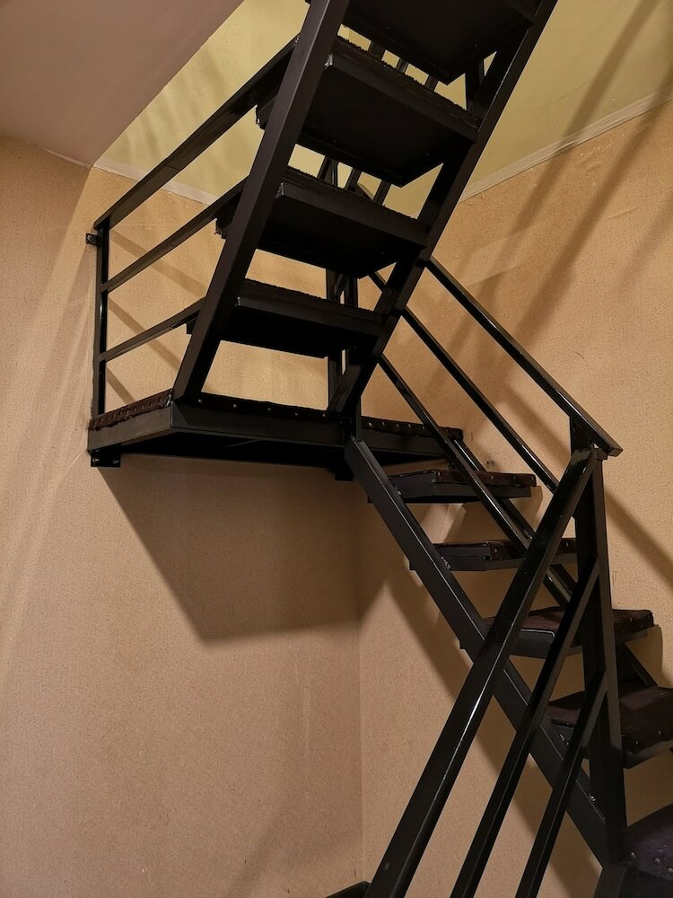 Фото Bedrock Hotel