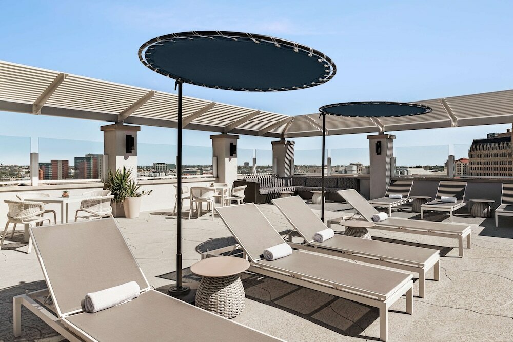 Фото Hilton Garden Inn San Antonio Downtown Riverwalk