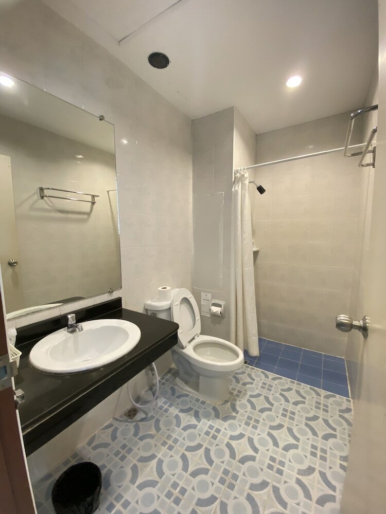 Фото Prachuap Beach Hotel