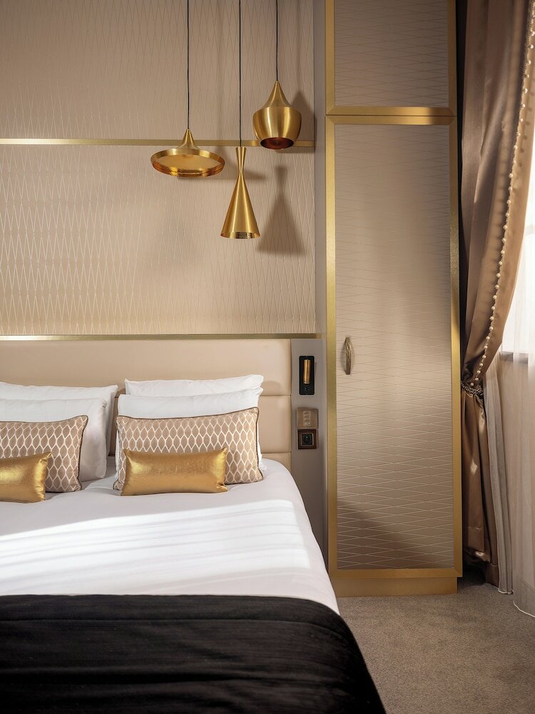 Фото Niepce Paris Hotel, Curio Collection by Hilton