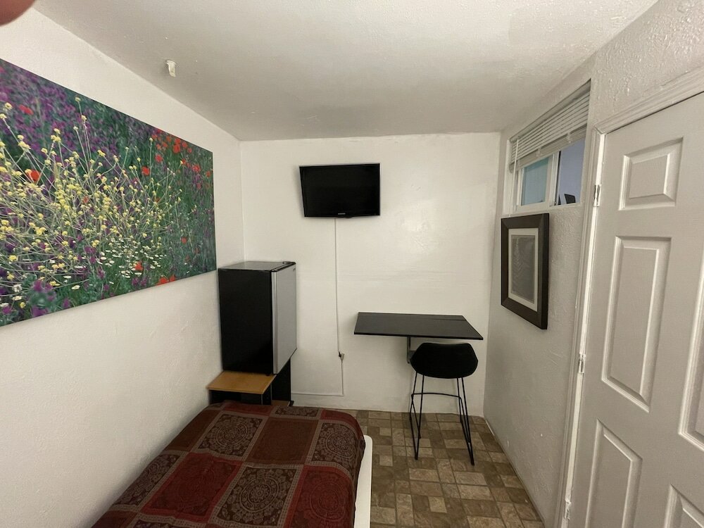 Фото The Yellow Penthouse