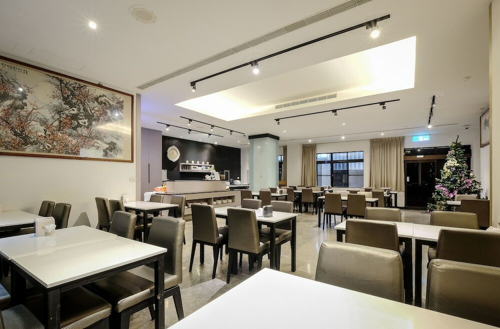 Фото Country Garden Hotel