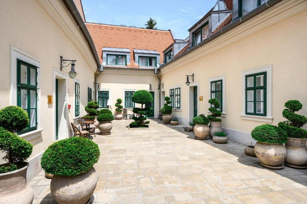 Фото Maison Bistro & Hotel