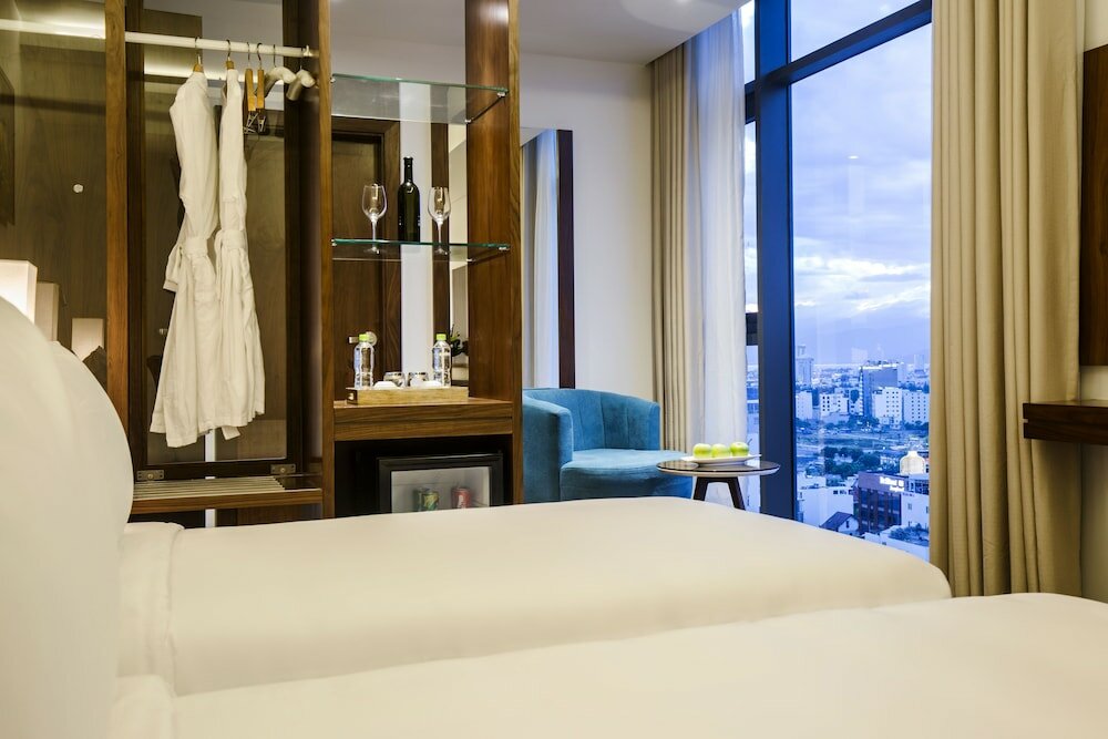 Фото Maximilan Beach Hotel