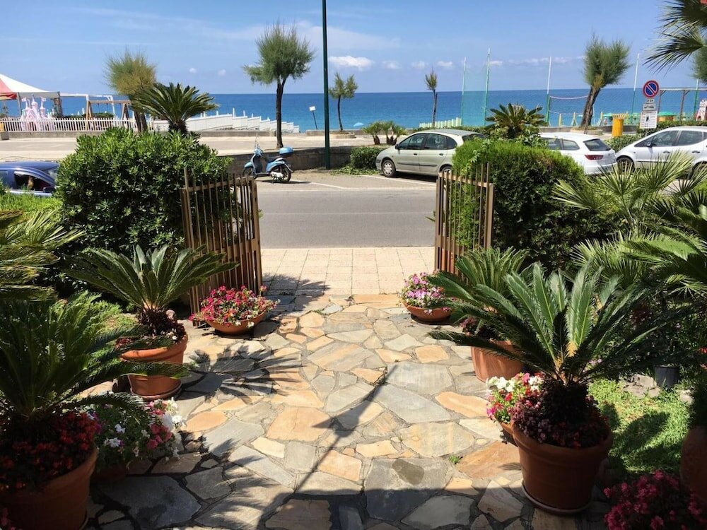 Фото Hotel Harmony