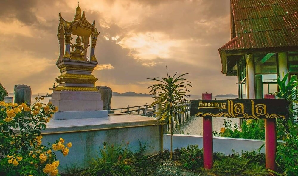 Фото Jansom Beach Resort Ranong