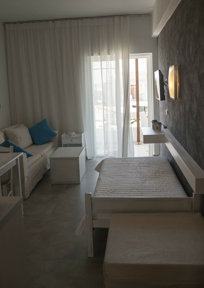 Фото Niriides Hotel