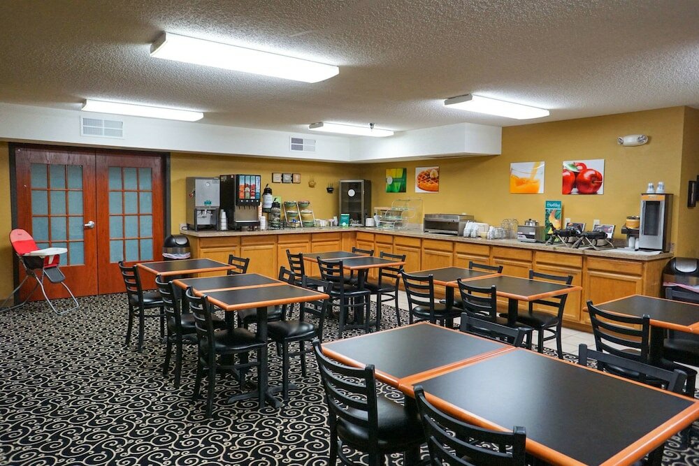 Фото Quality Inn & Suites Watertown