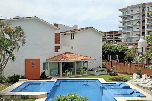 Гостиница ZenHarmony Suites в Пуэрто-Вальярта