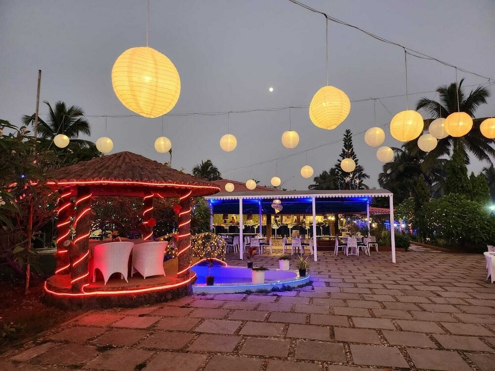 Фото Paradise Village Beach Resort