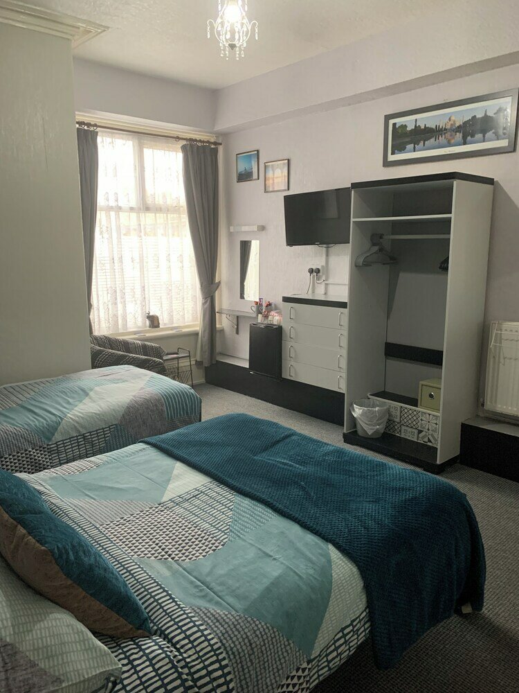 Фото Hornby Villa 4 B&b