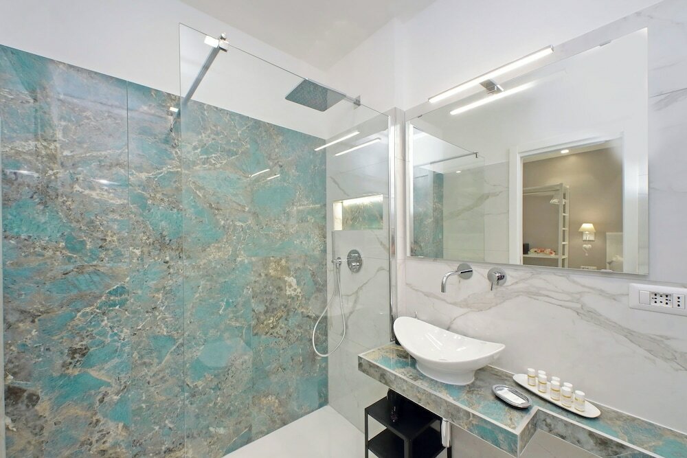 Фото Roman Holiday Charming