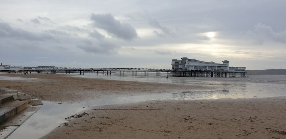 Фото Holly Lodge Guest House