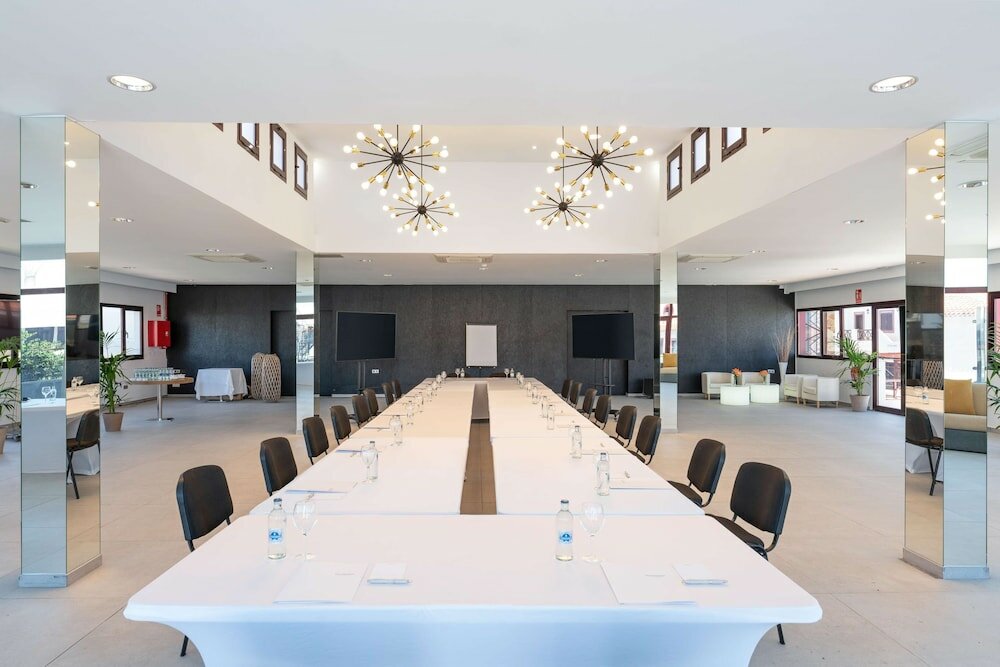 Фото Occidental Roca Negra