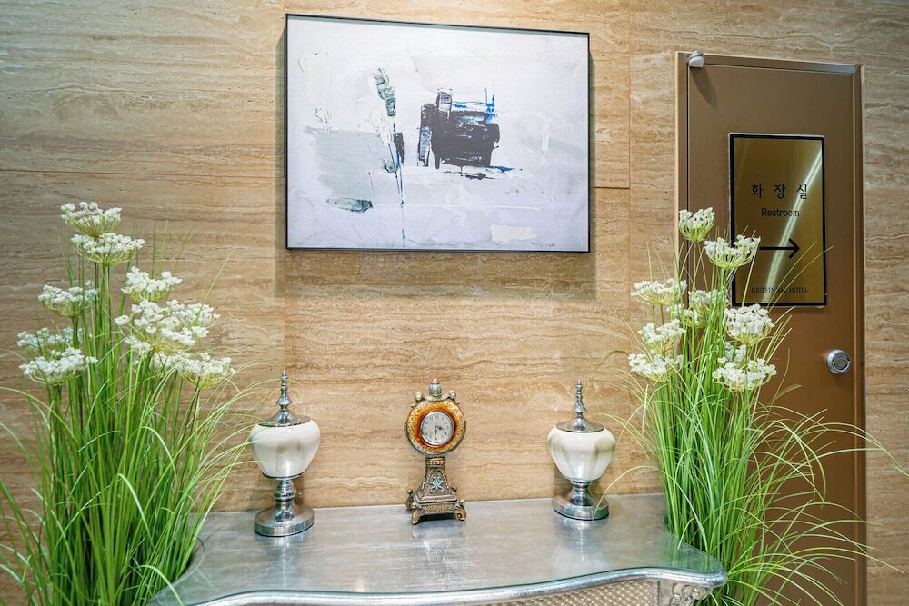 Фото GriffinBay Hotel