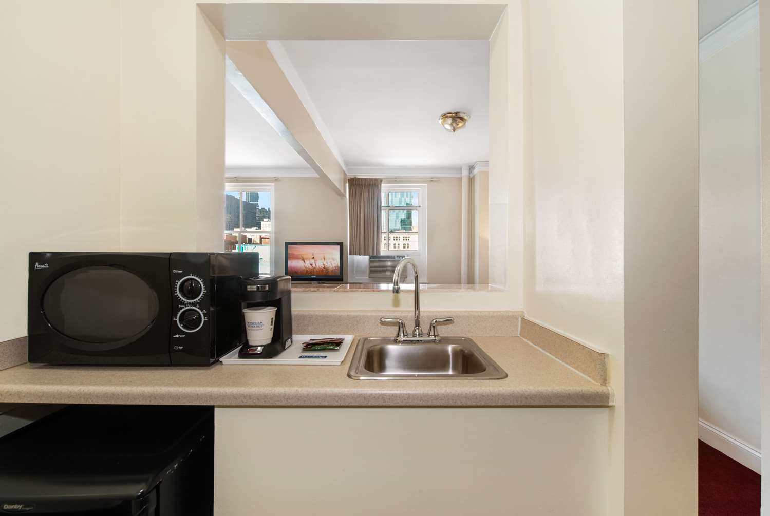 Фото Travelodge by Wyndham Downtown Chicago