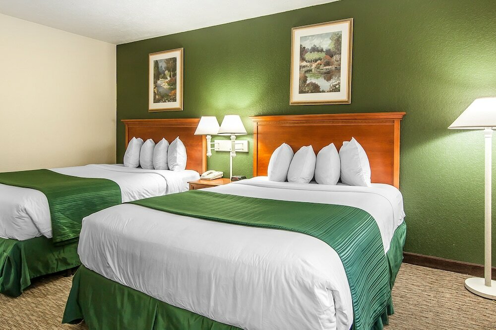 Фото Quality Inn Downtown Convention Center