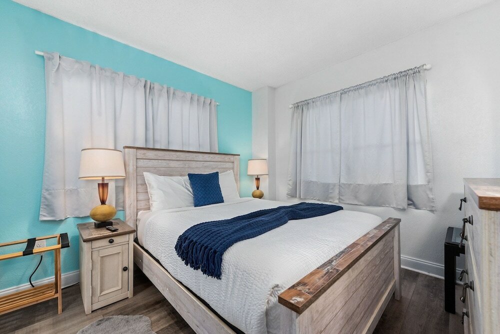 Фото Enclave Hotel & Suites Orlando, a staySky Hotel & Resort