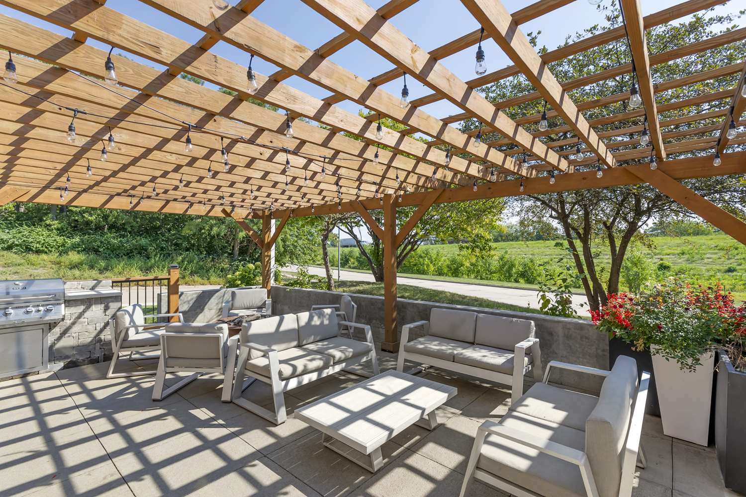 Фото Best Western Plus Des Moines West Inn & Suites