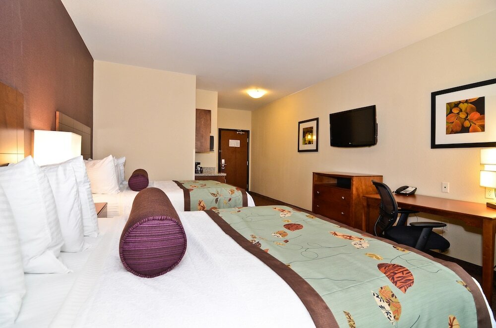 Фото Best Western Plus Carousel Inn & Suites