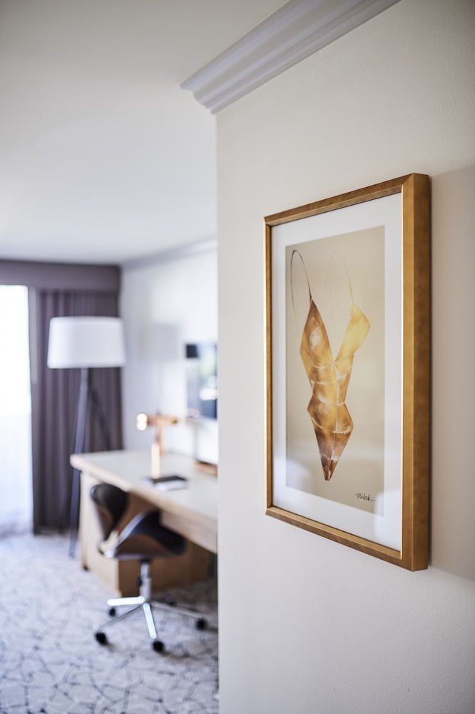 Фото Warwick Denver