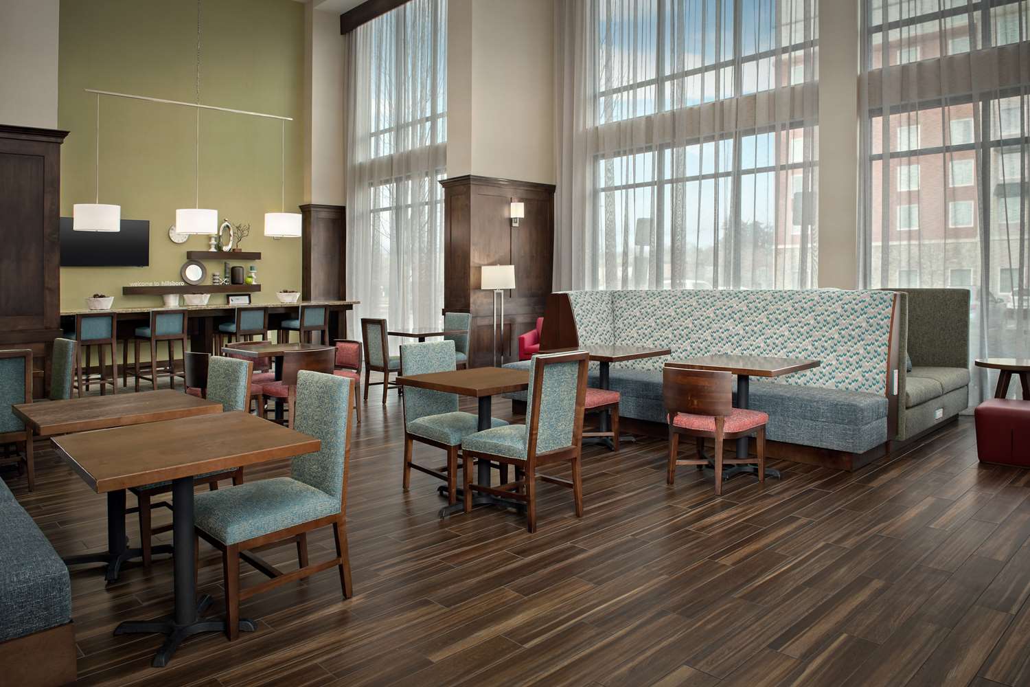 Фото Hampton Inn & Suites Portland/Hillsboro-Evergreen Park, Or