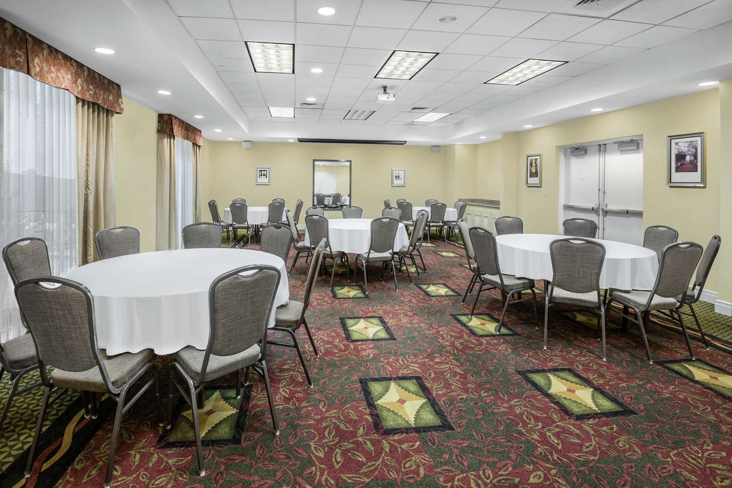 Фото Hilton Garden Inn McAllen Airport