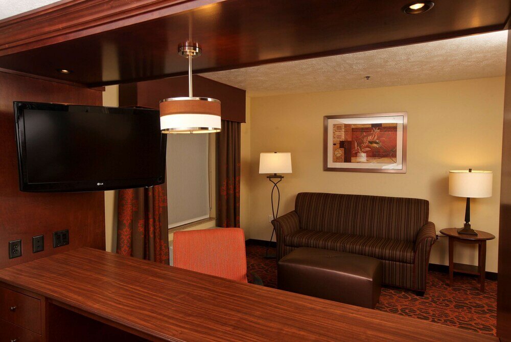 Фото Hampton Inn & Suites by Hilton Fargo Medical Center