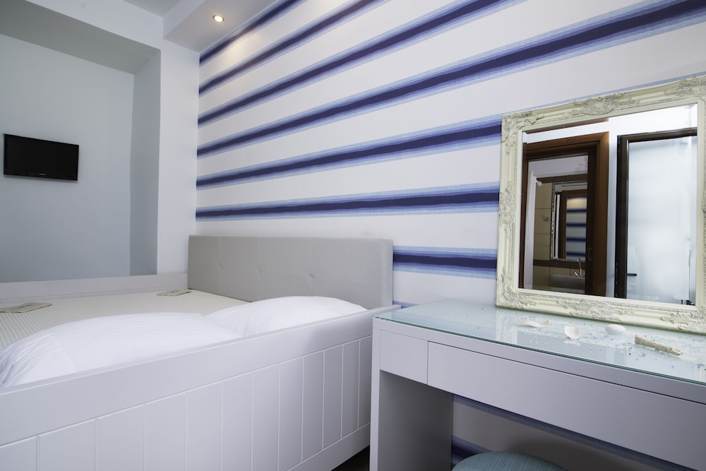 Фото Kamelia & Semeli Hotel