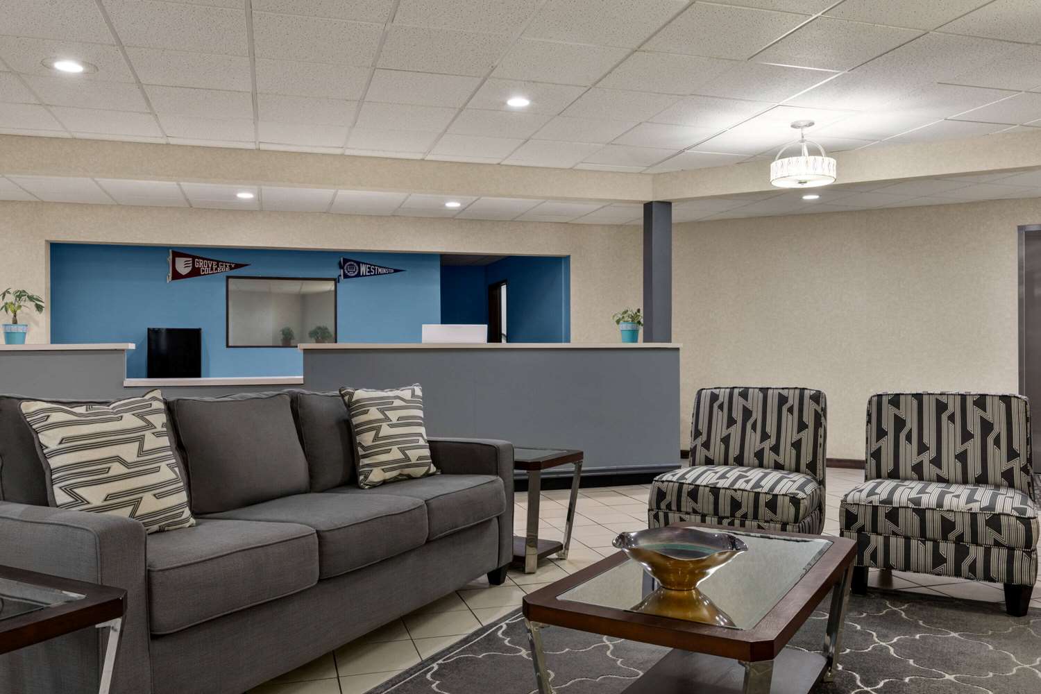 Фото Super 8 by Wyndham Grove City