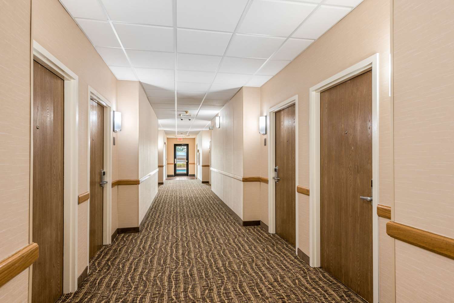 Фото Comfort Suites Monroe