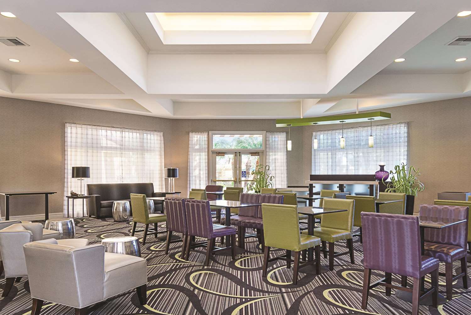 Фото La Quinta Inn & Suites by Wyndham Ontario Airport