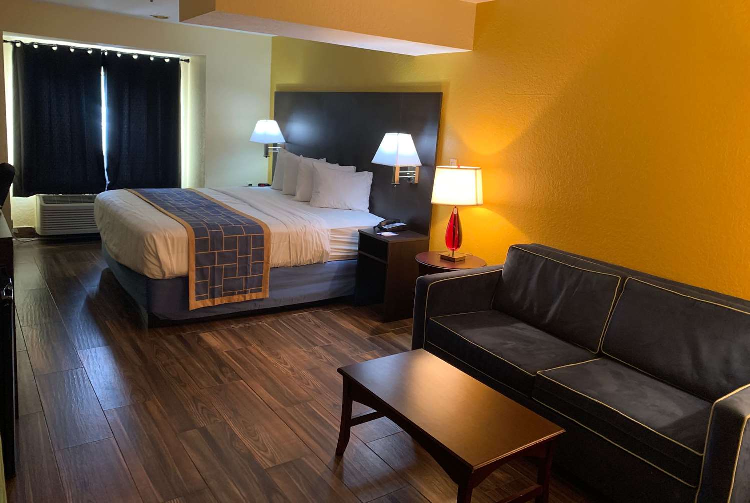 Фото отеля 2