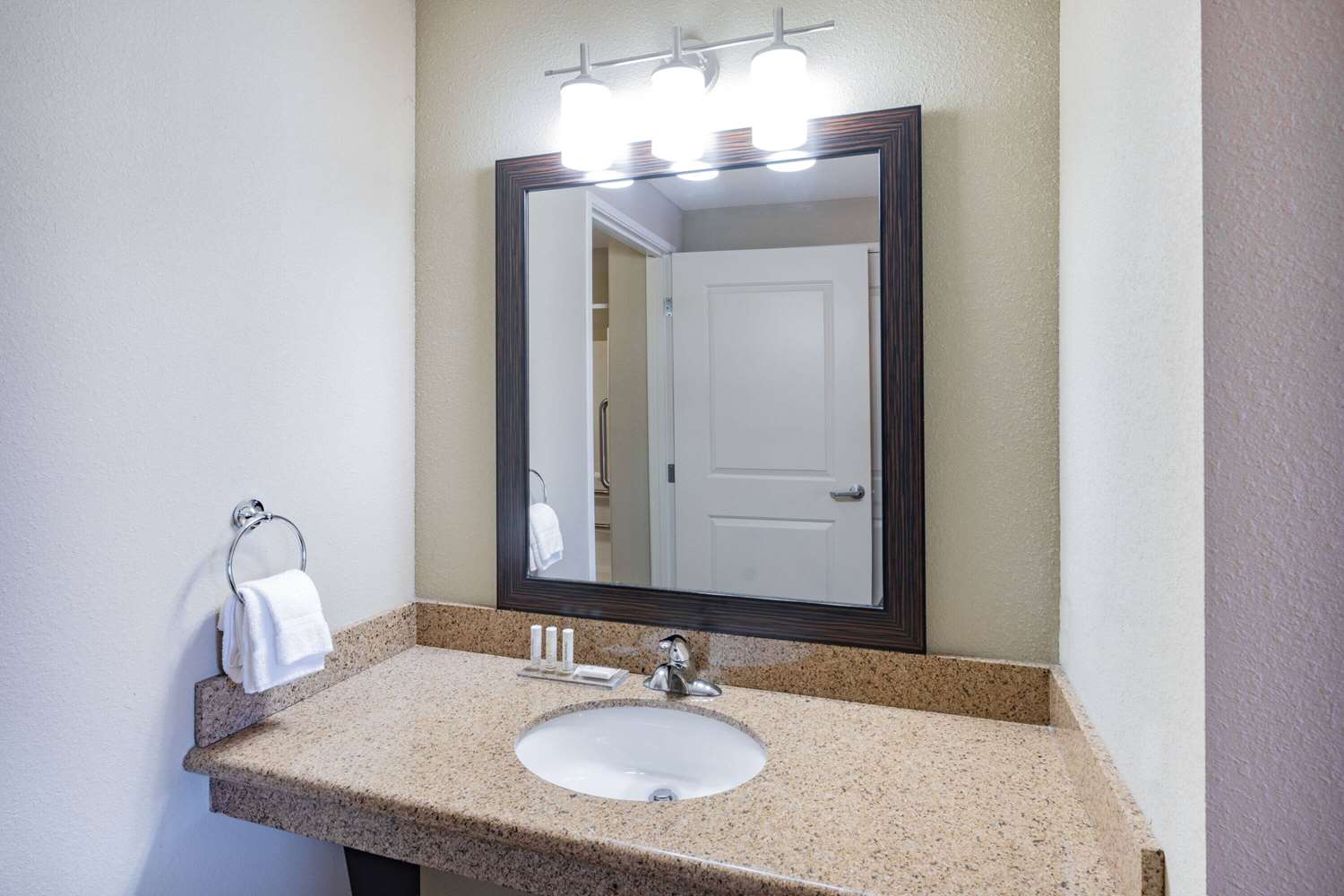 Фото Hawthorn Suites by Wyndham Williston