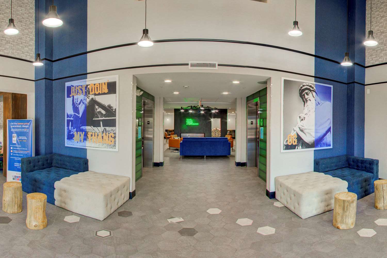 Фото Comfort Suites Airport