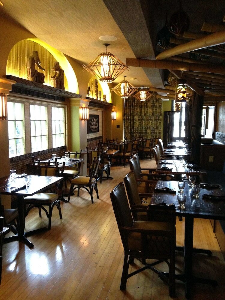 Фото Bienville House