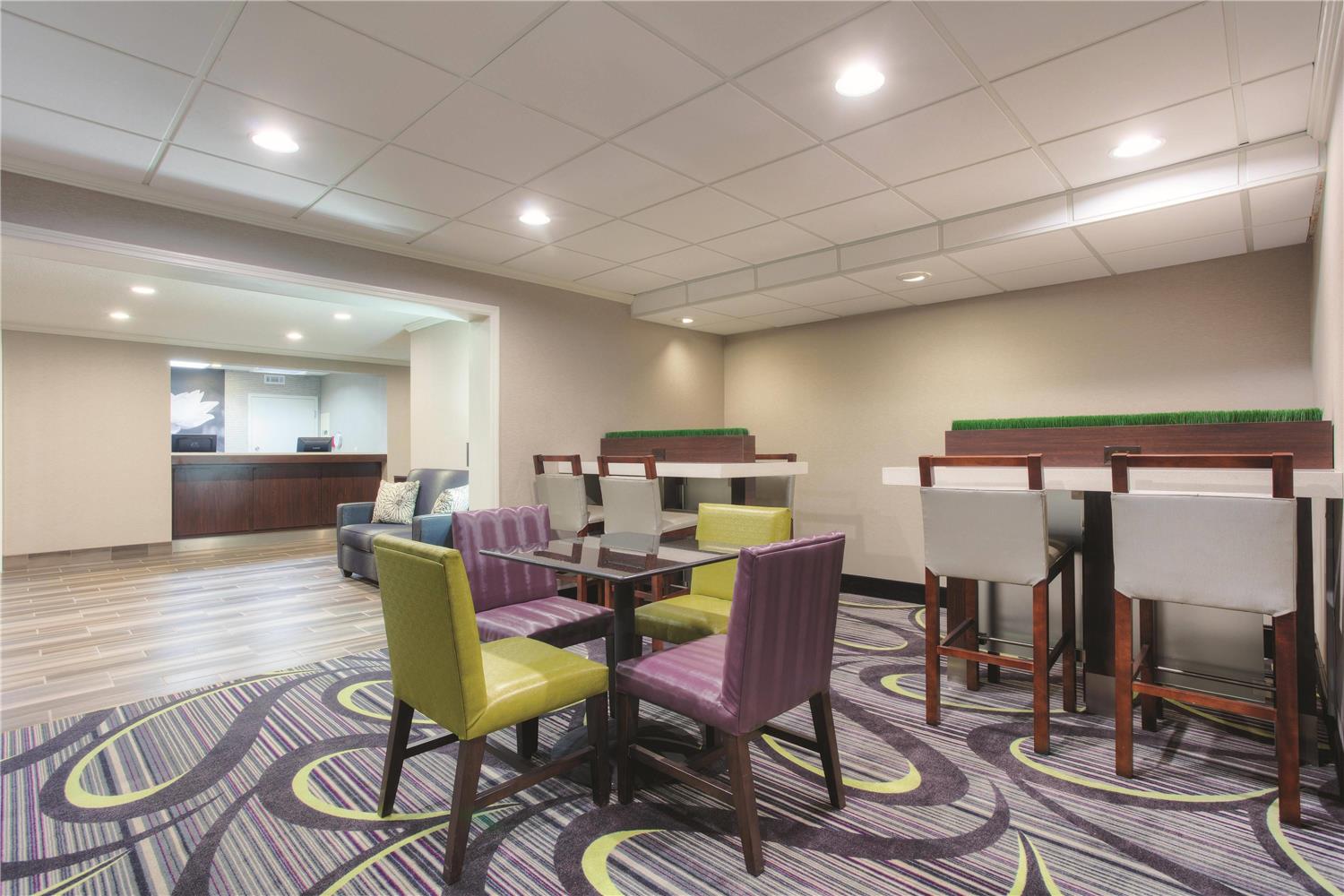 Фото La Quinta Inn & Suites by Wyndham Atlanta Roswell