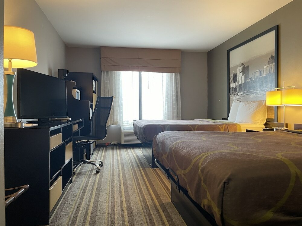 Фото Super 8 by Wyndham Delavan Near Lake Geneva