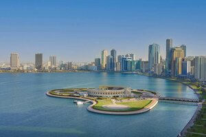 Гостиница DoubleTree by Hilton Sharjah Waterfront Hotel & Residences