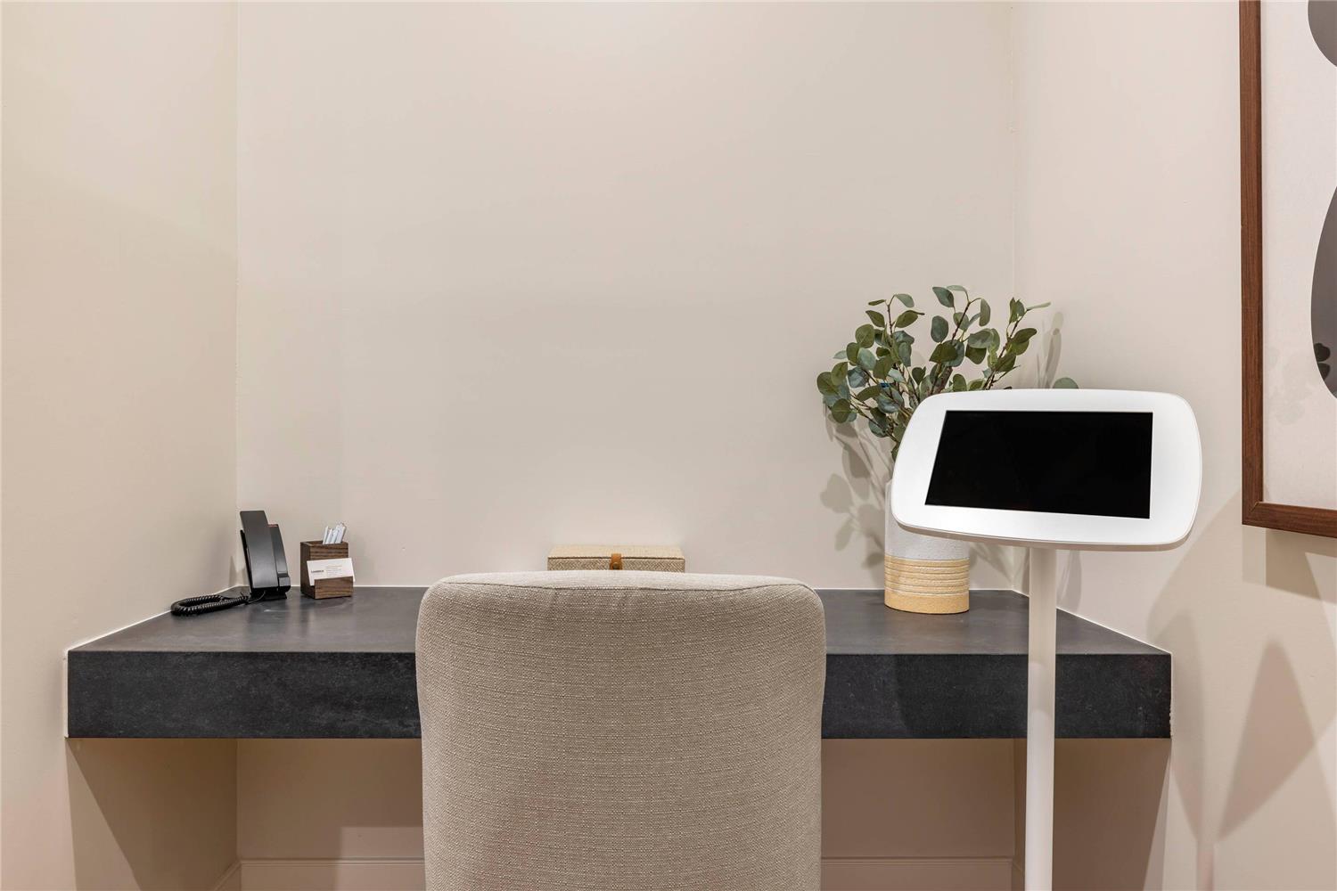 Фото Cambria Hotel Calabasas