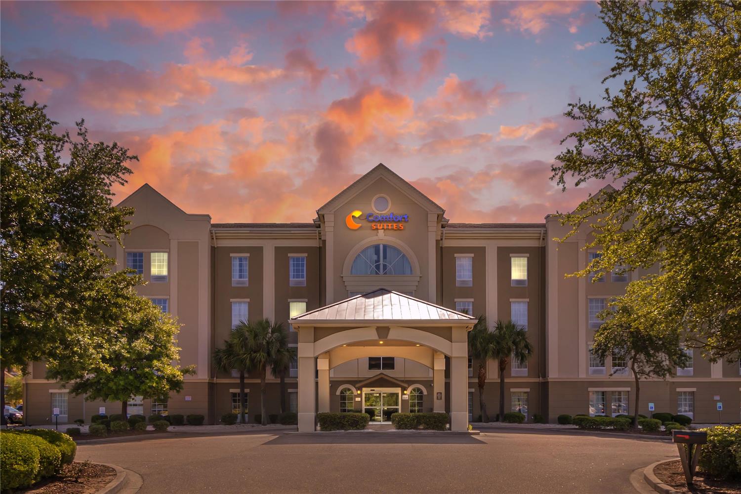 Фото Comfort Suites Myrtle Beach Central