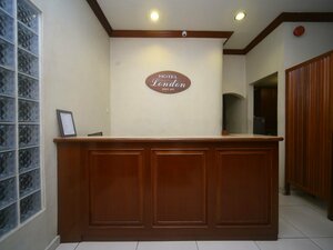 Гостиница Oyo 1027 Hotel London