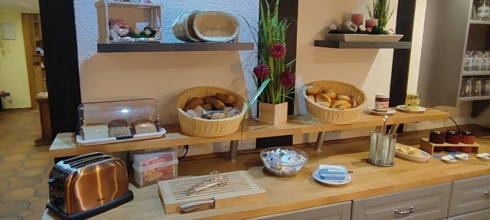 Фото Ferien- & Reitsport Hotel Brunnenhof