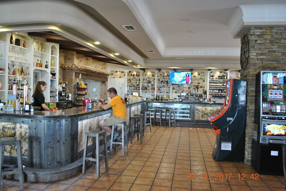 Фото Hotel Restaurante Dama de Baza